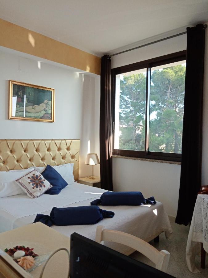 B&B La Maison Sammichele Di Bari Bagian luar foto